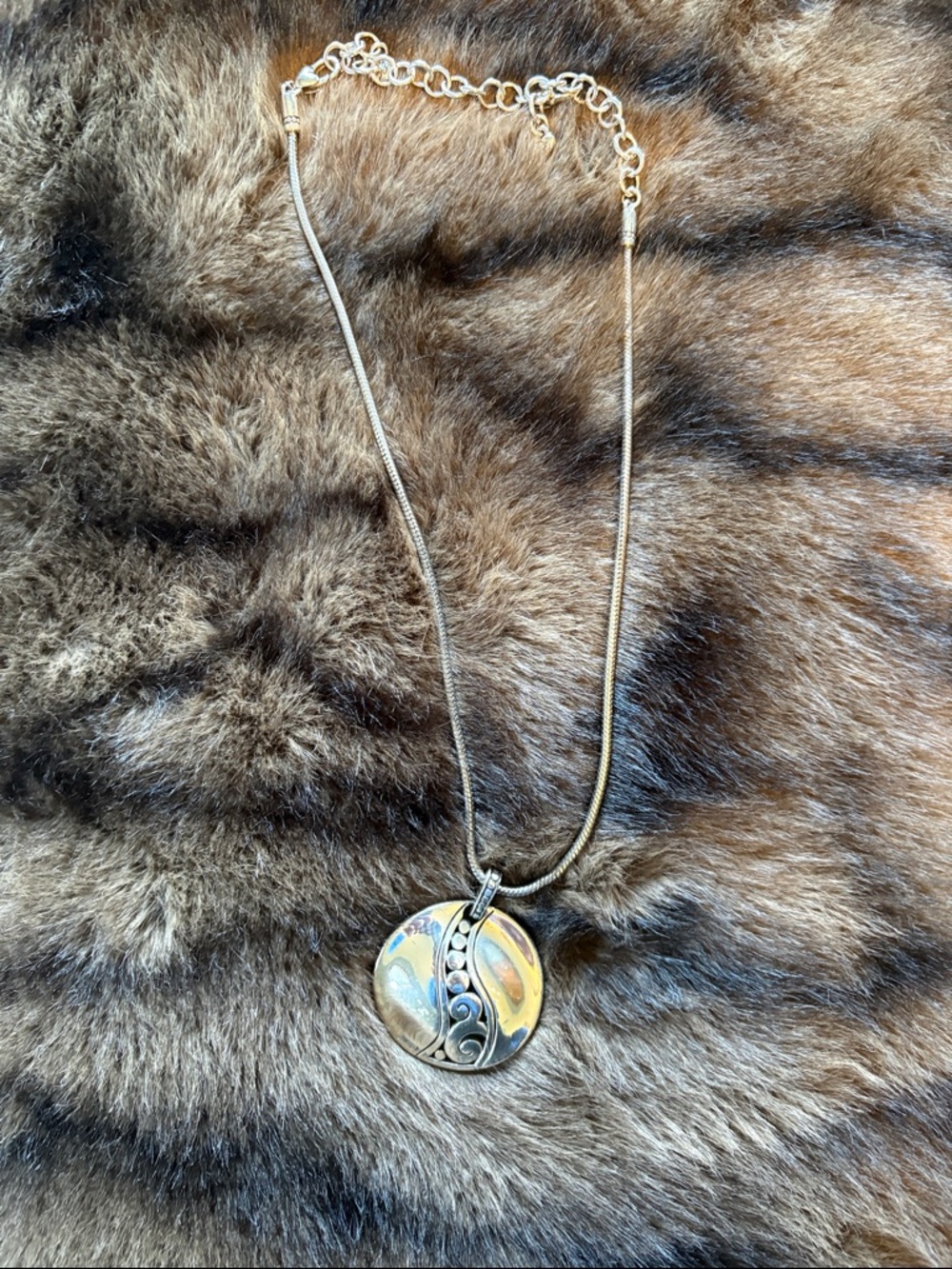 Elegant Silver-Tone Round Swirl Pendant Necklace - Women's Gold Necklace